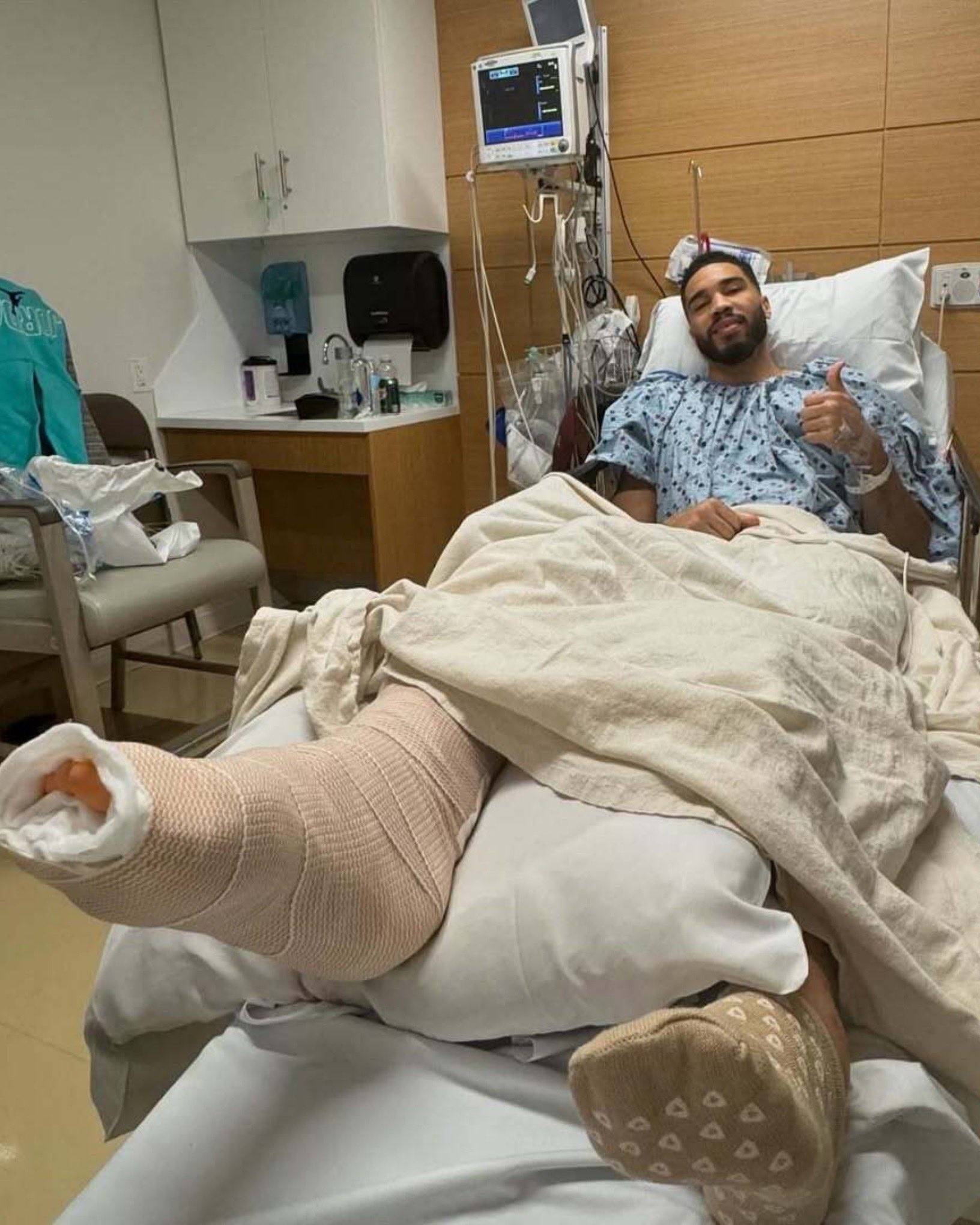 半岛体育APP-塔图姆意外战胜塞尔维亚队，重要助攻引爆全场！的简单介绍-半岛体育APP